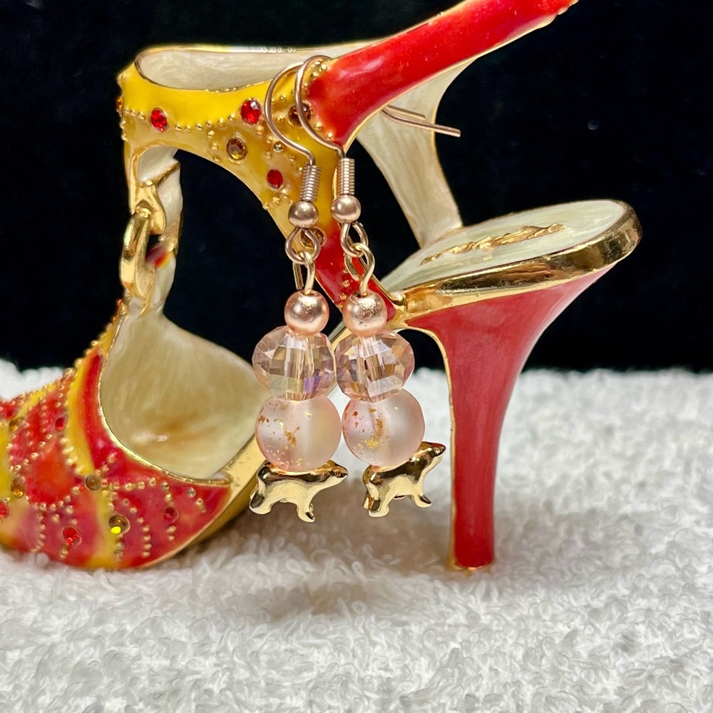 🐻❄️Gold and pink speckled Earrings with Polar Bear Charm - Picture 6 of 8
